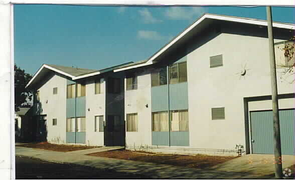 Building Photo - 4217 E 5th St