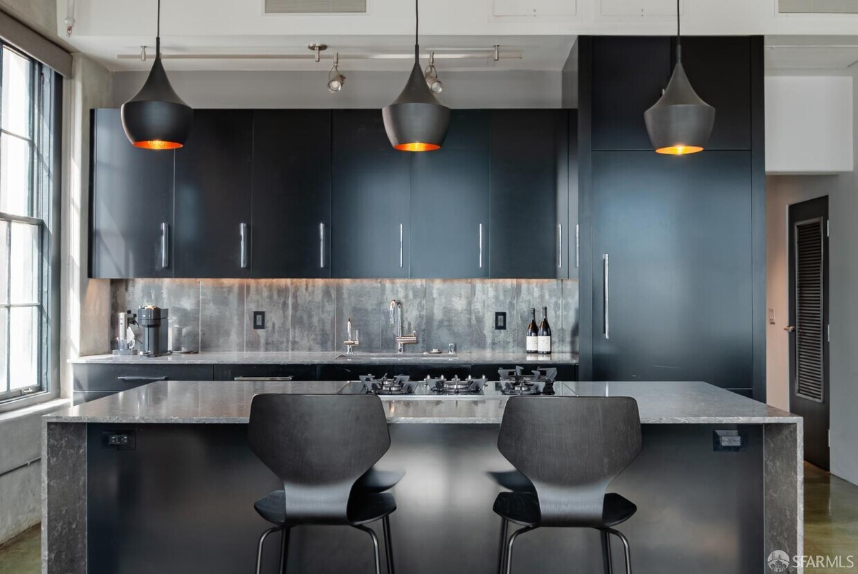 Primary Photo - 2 Mint Plaza