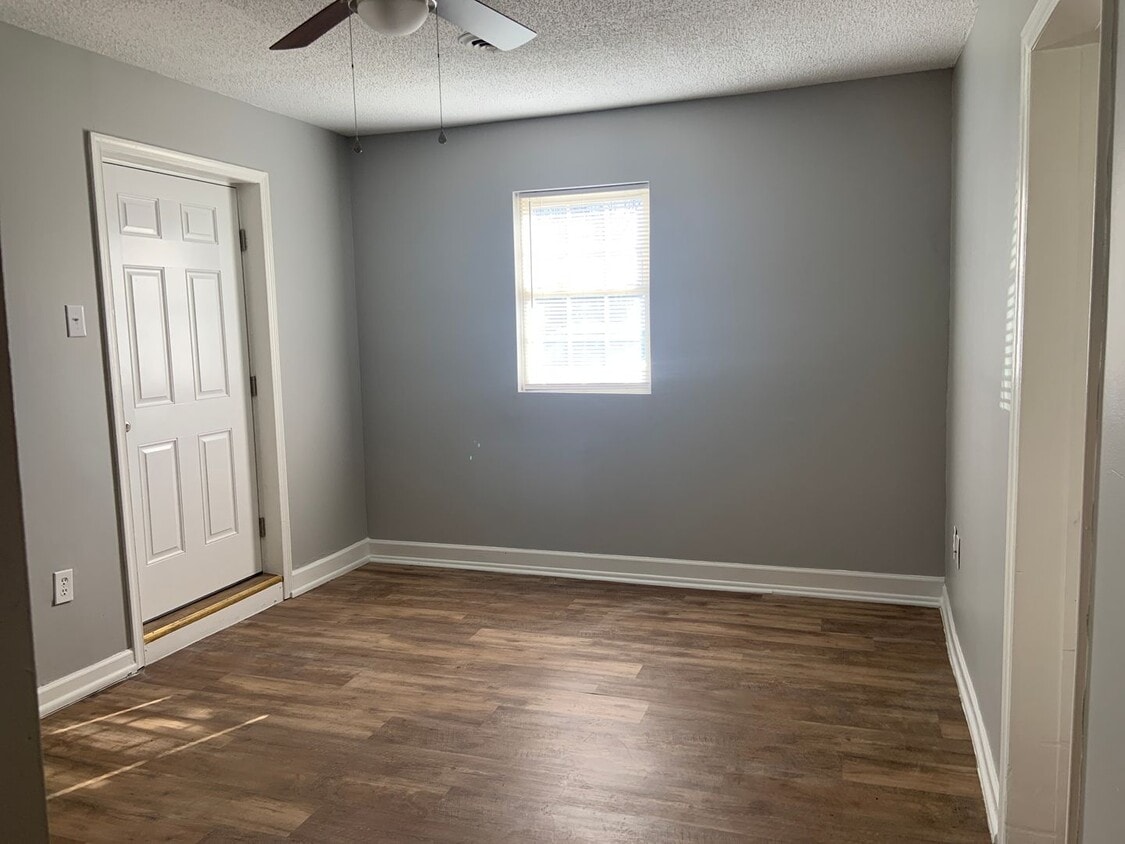 Newly Renovated One Bedroom Duplex House Rental in Greensboro, NC