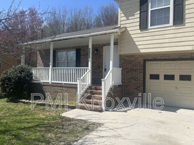Building Photo - 2623 Crestpark Rd