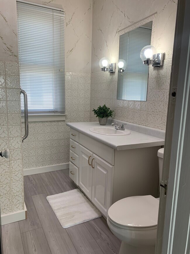 First floor bathroom - 1313 Ridgewood Ave