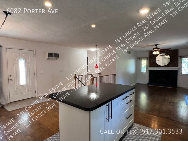 Foto del edificio - 3-BDR 2-BTH House w/ Office, Den, Fenced Y...