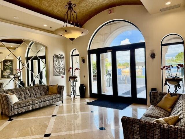 Foto del edificio - 616 Clearwater Park Rd