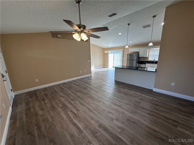 Building Photo - 8525 N Bolder Dr