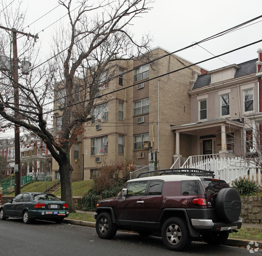 Foto del edificio - 811 Jefferson St NW
