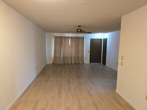 Building Photo - 9310 W Spanish Moss Ln