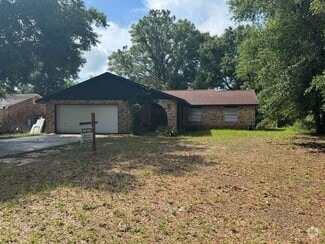Building Photo - 4945 Catalina Cir