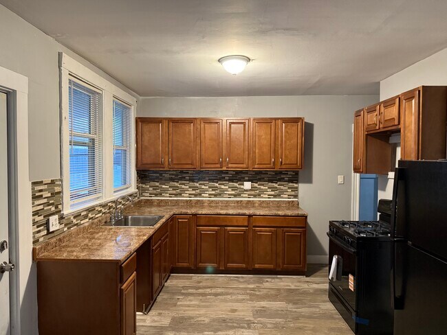 Kitchen - 15 Fenelon St