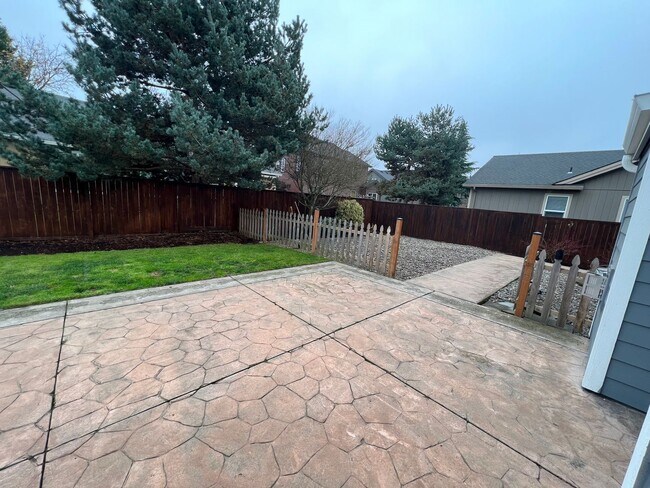 Foto del edificio - 3-Bedroom 3-Bathroom house across from Candlelight Park