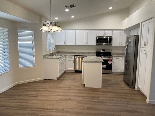 Building Photo - 8620 W Village Dr