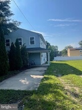 Building Photo - 711 E Maple Ave