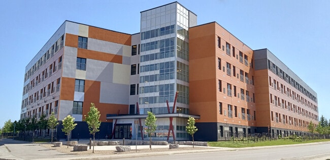 Building Photo - 75 Barrie Rd