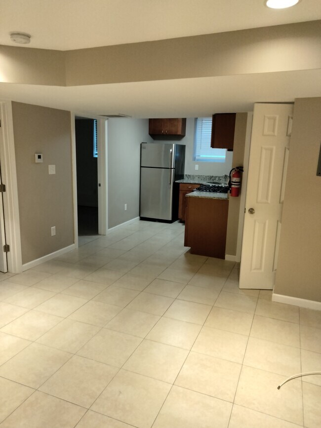 Building Photo - 34 Blaine Ave