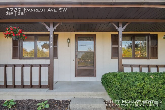 Building Photo - 3729 Ivanrest Ave SW