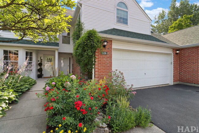 Building Photo - 128 Pembroke Cir