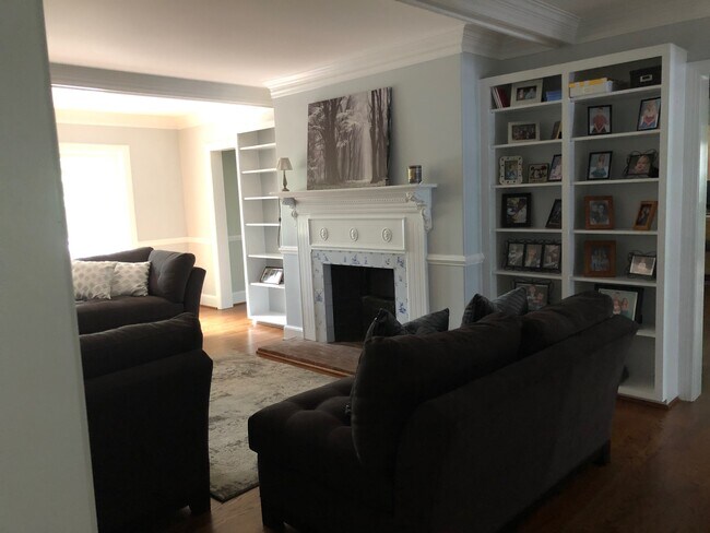 Foto del edificio - 3211 Wallingford Ln