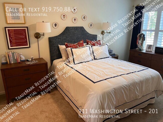 Foto del edificio - 2 Bedroom 2 Bath Condo in Bishop Park!