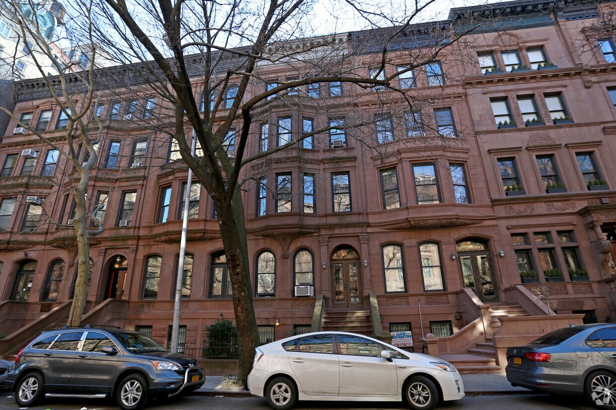 Building Photo - 28 W 89th St