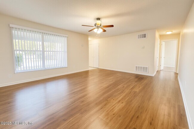 Foto del edificio - 8362 Kipling Ct