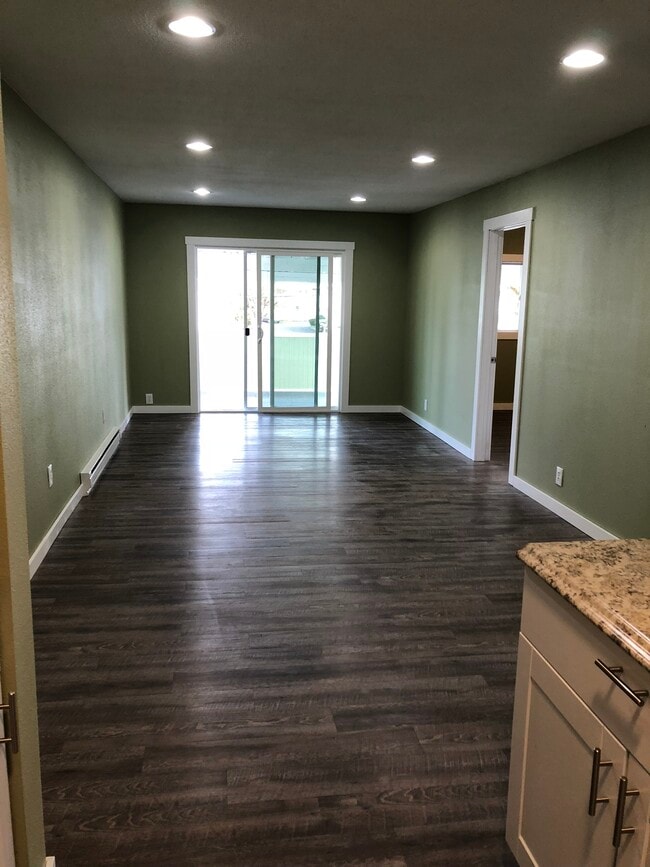 Foto del edificio - 1242 Main St