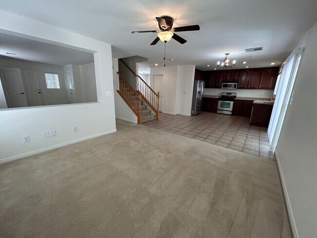 Foto del edificio - BEAUTIFUL 2 STORY HOME IN SUMMERLIN READY ...