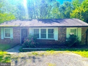 Building Photo - 6740 Solomons Island Rd N