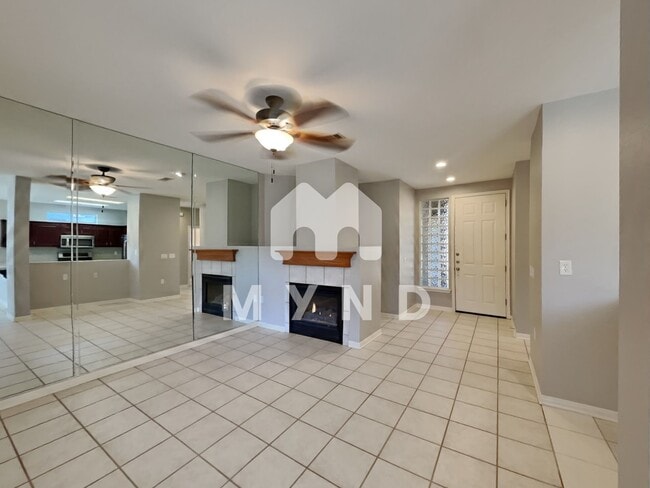 Foto del edificio - 288 Whispering Wind Dr