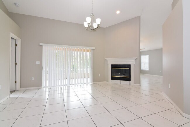 Foto del edificio - 24146 Cross Ln
