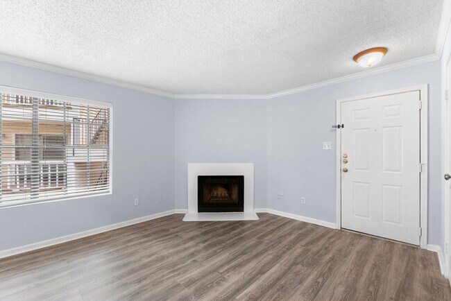 Building Photo - 2750 Holly Hall St