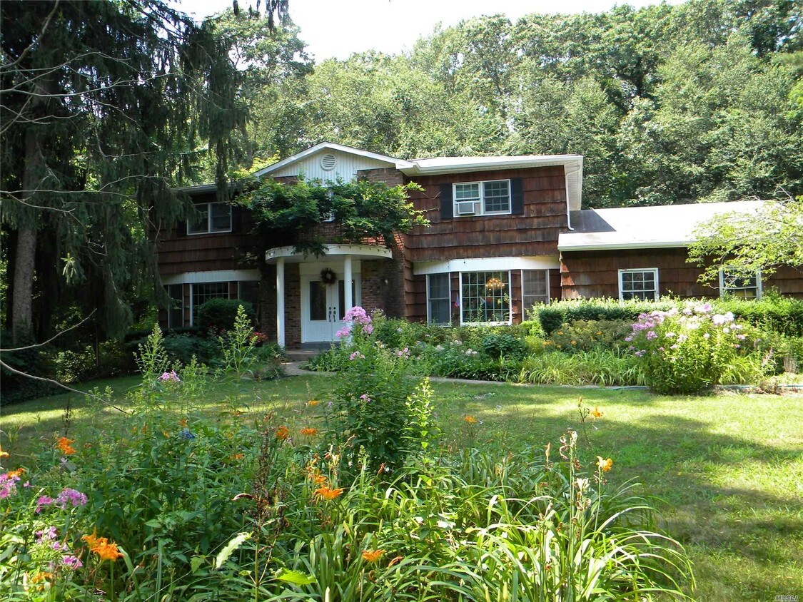 Primary Photo - 75 Bagatelle Rd