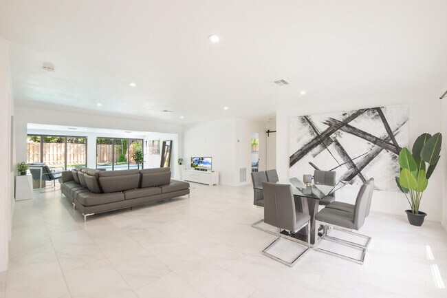 Foto del edificio - 3000 NE 21st Terrace
