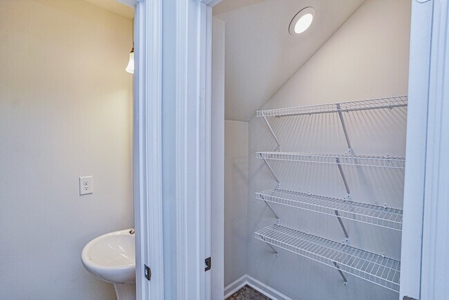 Foto del edificio - 649 Millsgate Cir