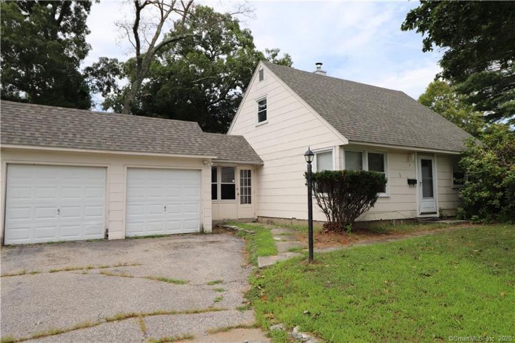 7 Lynwood Dr, Windham, CT 06226 House Rental in Windham, CT