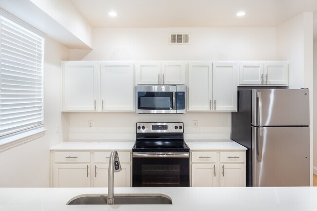 Foto del edificio - 4914-4916 San Jacinto St