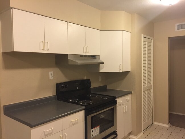 Building Photo - 446 Thistle Dr