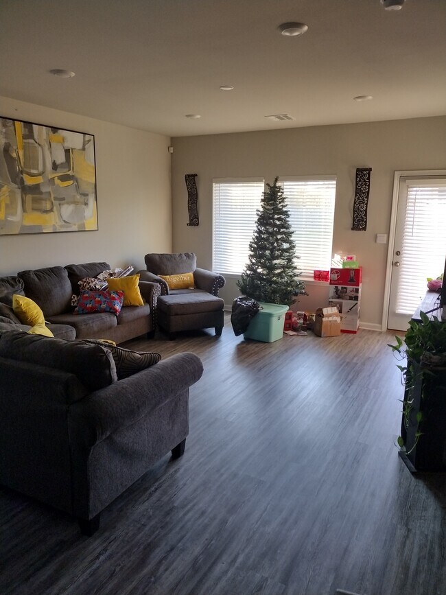 A closer look at Spacious High Rise Apartments With Dedicated Storage