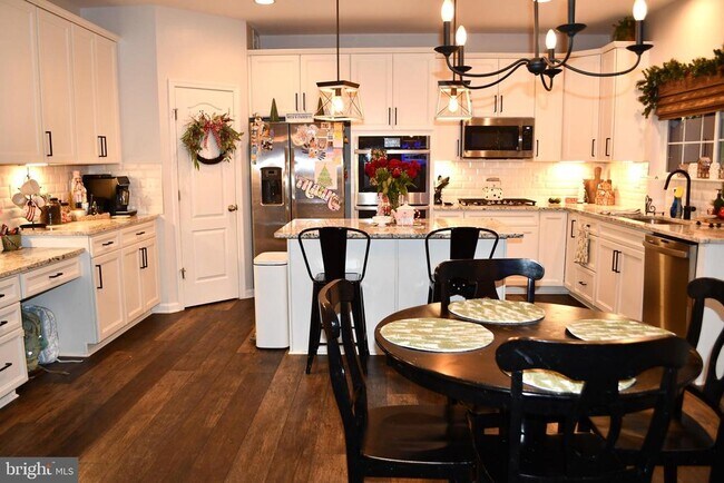 Foto del edificio - 848 Chestnut Ridge Dr