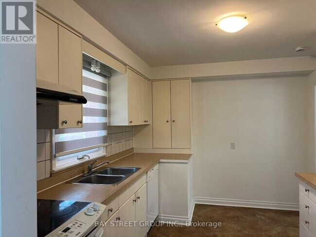 Building Photo - 29 Harnish Crescent