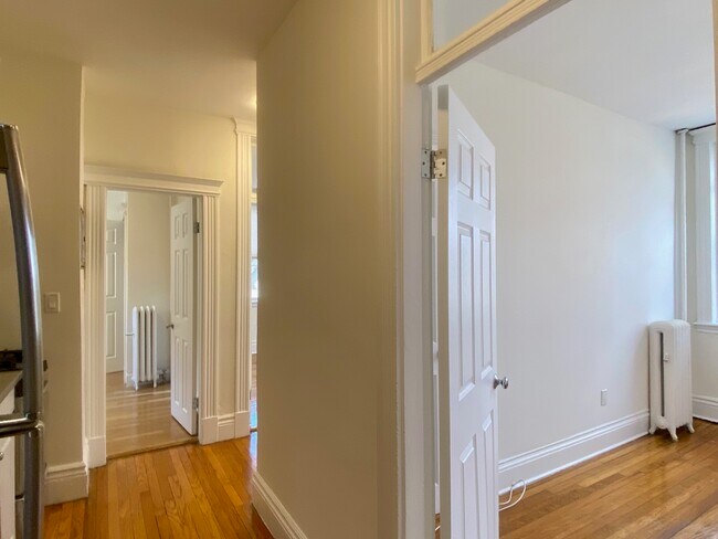 Foto del edificio - 6 Camelot Ct