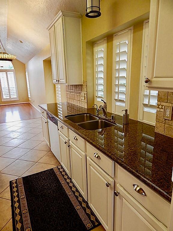 Foto del edificio - 13622 Clareton Ln