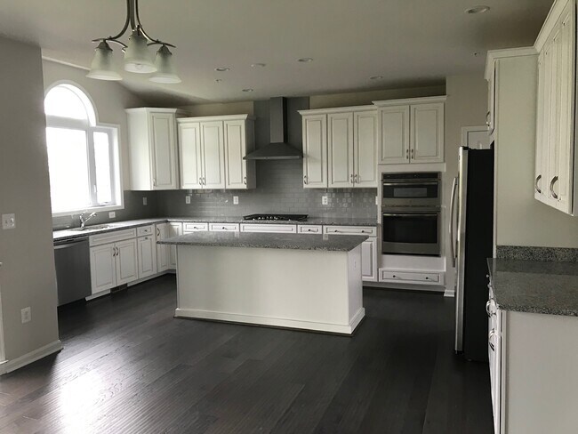 Building Photo - 11010 Sweet Apple Ct