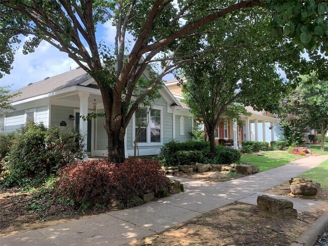 Building Photo - 9860 Birch Dr
