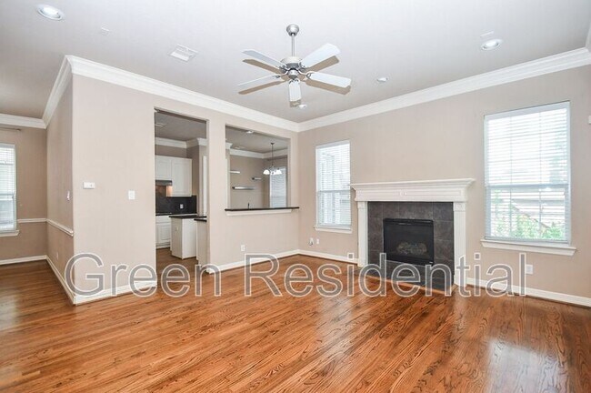 Building Photo - 3202 Holly Meadow Dr