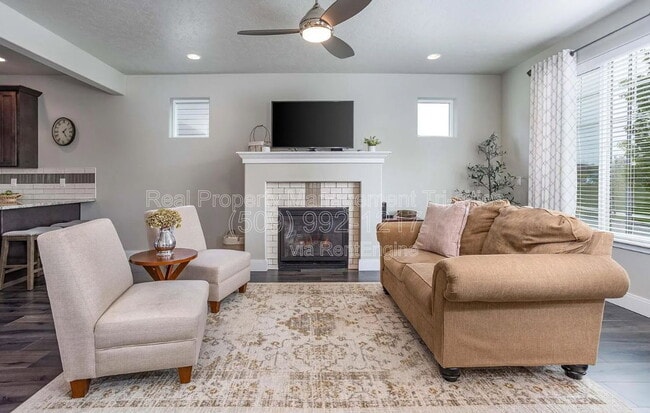 Foto del edificio - 4646 Corvina St