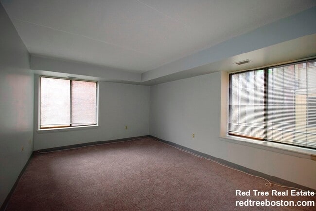 Foto del edificio - 1243 Beacon St