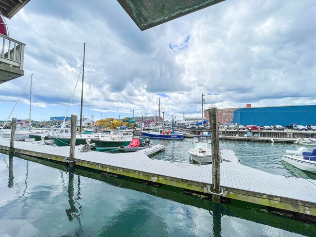 Foto del edificio - 105 Chandlers Wharf