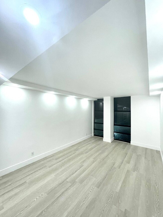 Foto del edificio - 1825 W 44th Pl