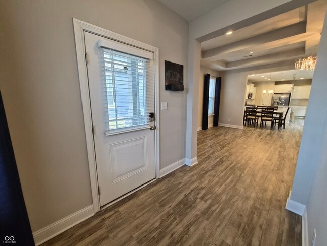 Building Photo - 14221 James Dean Dr