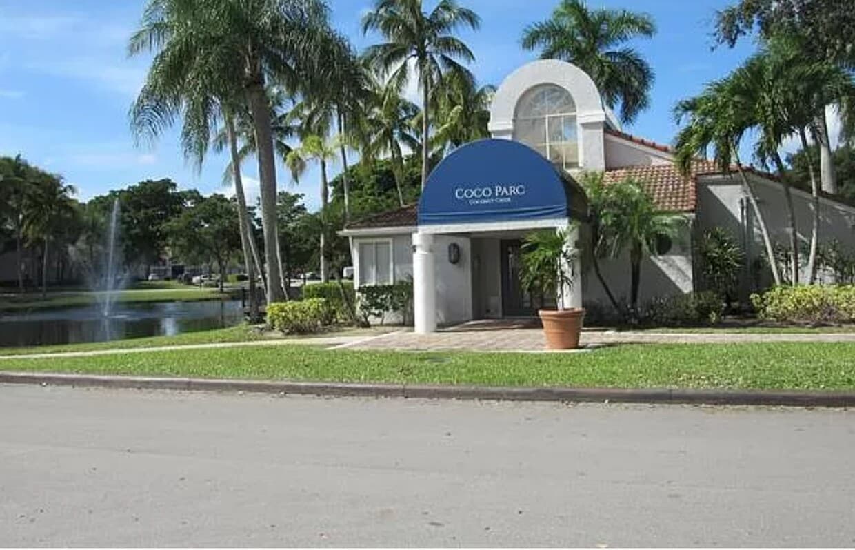 Primary Photo - 721 Lyons Rd