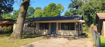 Building Photo - 7734 Woodfield Dr